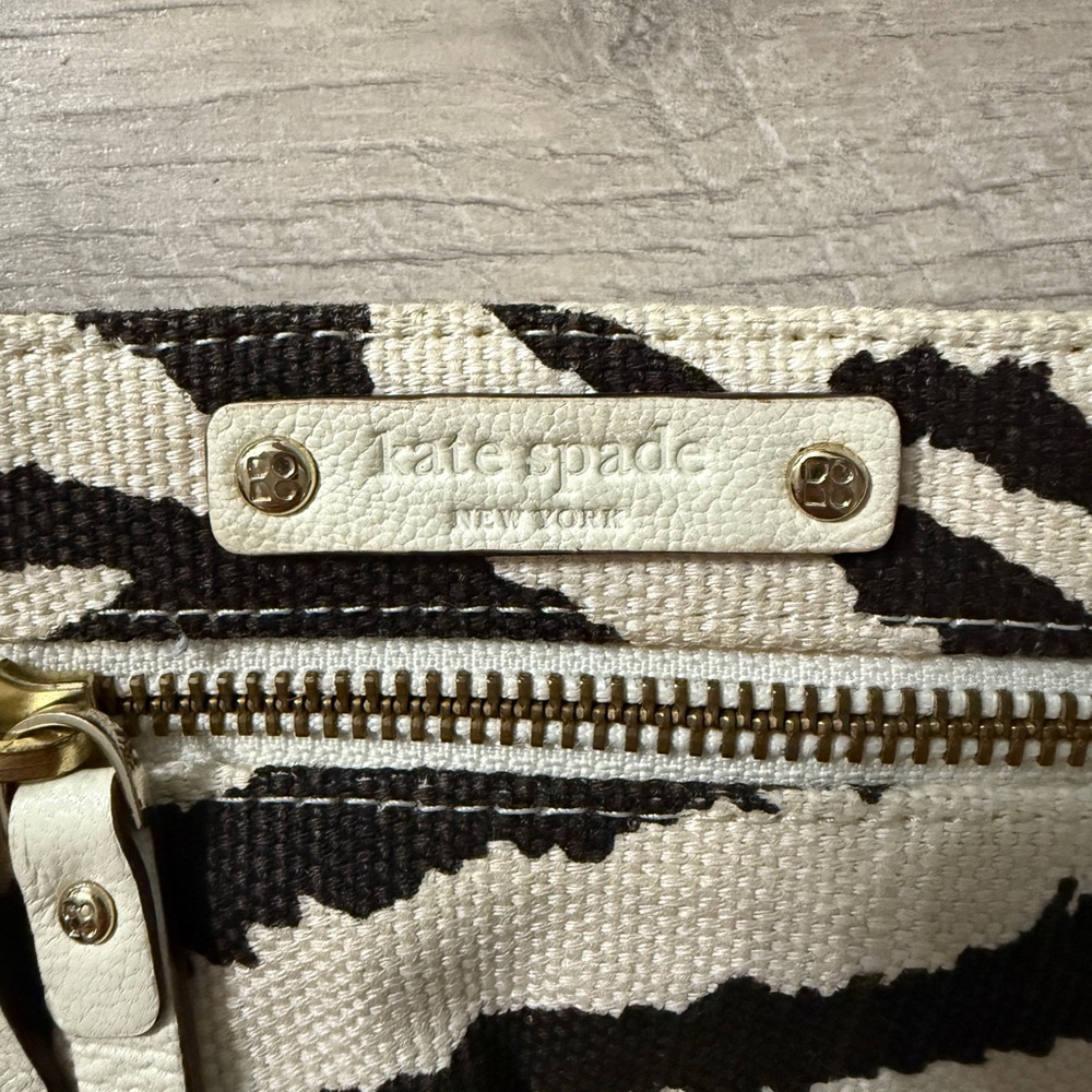 Kate Spade Black and Cream Shoulder Bag with Bold Stripes